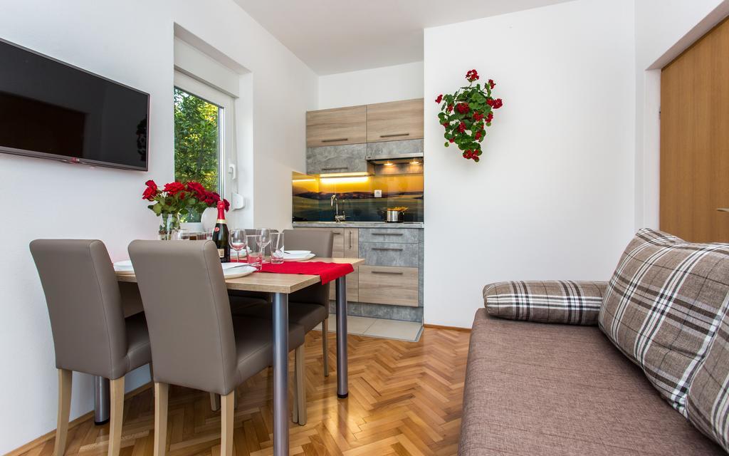 Apartments Lucija Baška Zewnętrze zdjęcie